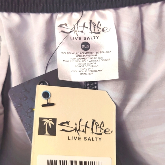 Salt Life Tidal WaveWomen's Shorts NWT Size XL Black And Blue SLJ4024 - Picture 7 of 7